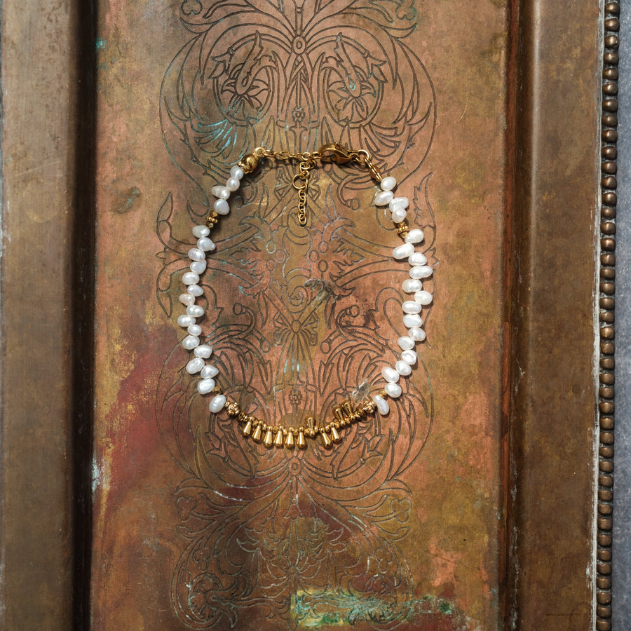 Golden Tide Pearl Necklace & Bracelet